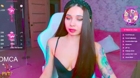 Vinkiepinkie online show from 04-19-26, 05:23