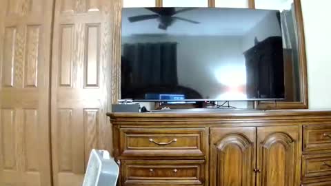 Snapshot of vinvan chatting on 02-19-25, 11:57 Clint online show from 02-19-25, 11:57