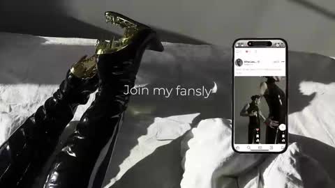 Diva Silvia online show from 11-28-25, 04:42