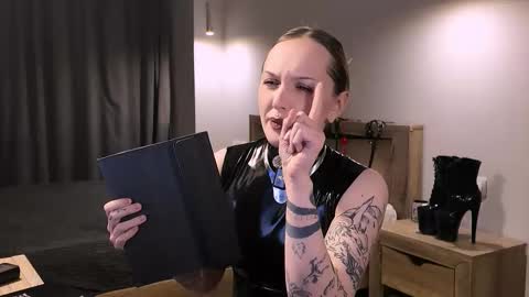 Diva Silvia online show from 01-31-26, 07:11