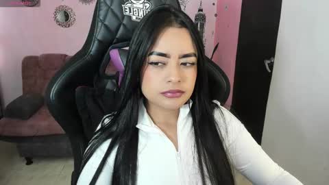 Daniela online show from 11-25-25, 02:50