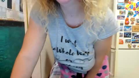 Snapshot of viodetta chatting on 10-04-25, 04:27 viodetta online show from 10-04-25, 04:27