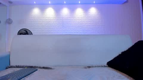 Violett  Everyday From 0530 to 1430 Col Time online show from 02-07-25, 04:56