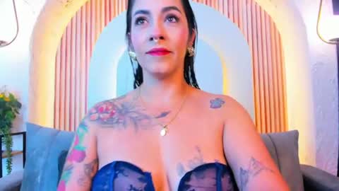 Snapshot of violeet_scottt chatting on 06-20-26, 11:13 Violette online show from 06-20-26, 11:13