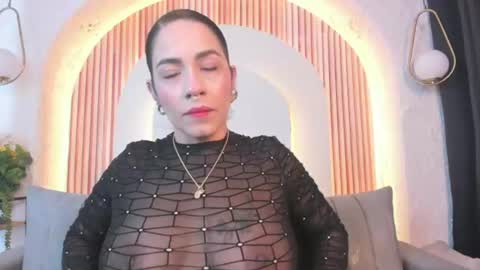 Snapshot of violeet_scottt chatting on 06-27-26, 10:53 Violette online show from 06-27-26, 10:53