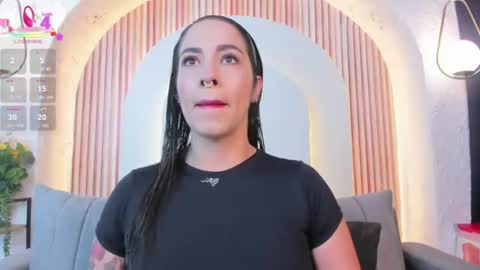 Snapshot of violeet_scottt chatting on 07-21-26, 10:39 Violette online show from 07-21-26, 10:39