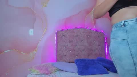 violet__taylor_ online show from 10-06-25, 02:20