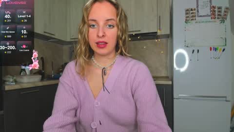 Snapshot of violet_blue_eyes chatting on 12-25-24, 01:09 Violet online show from 12-25-24, 01:09