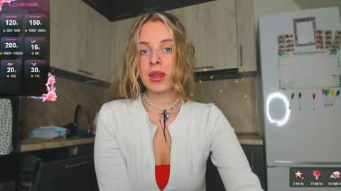 Snapshot of violet_blue_eyes chatting on 12-28-24, 01:17 Violet online show from 12-28-24, 01:17