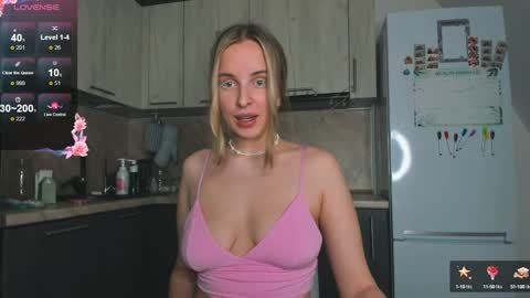 Snapshot of violet_blue_eyes chatting on 01-29-25, 02:21 Violet online show from 01-29-25, 02:21