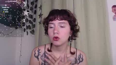 Snapshot of violet_bluee chatting on 06-13-26, 07:39 Violet online show from 06-13-26, 07:39