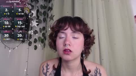 Snapshot of violet_bluee chatting on 07-12-26, 08:05 Violet online show from 07-12-26, 08:05