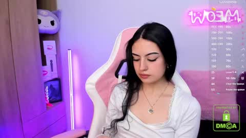 Snapshot of violet_catt chatting on 03-07-25, 08:22 Violeta  online show from 03-07-25, 08:22