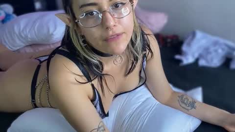 Snapshot of violet_hentai01 chatting on 03-06-25, 06:59 Violete Hentai01 online show from 03-06-25, 06:59