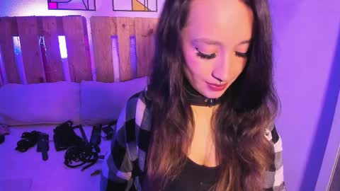 Violet Jones online show from 04-09-26, 03:50