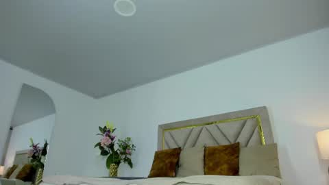 Mary online show from 06-18-26, 06:56