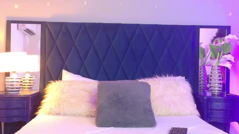 Violet  online show from 05-03-26, 12:00