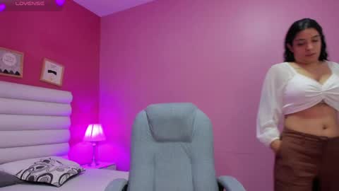 Snapshot of violet_sinclair chatting on 05-15-26, 11:28 violet_sinclair online show from 05-15-26, 11:28