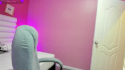 Snapshot of violet_sinclair chatting on 05-16-26, 11:20 violet_sinclair online show from 05-16-26, 11:20