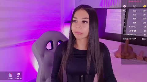 Snapshot of violet_spencer chatting on 06-25-26, 05:12 Violeta online show from 06-25-26, 05:12