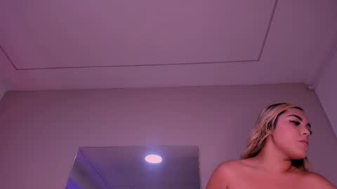 Violeta  online show from 11-28-25, 10:51