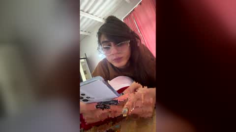 Snapshot of violeta_foxz chatting on 05-16-26, 05:56 Violeta online show from 05-16-26, 05:56