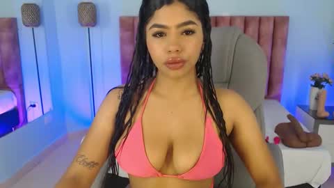 Snapshot of violeta_leon chatting on 02-27-26, 03:50 Violeta leon online show from 02-27-26, 03:50