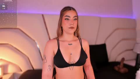 Snapshot of violeta_marquez chatting on 05-10-26, 11:37 violeta_marquez online show from 05-10-26, 11:37