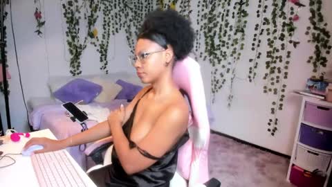 Snapshot of violeta_miler_ chatting on 05-14-26, 05:42 Violeta online show from 05-14-26, 05:42