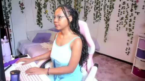 Snapshot of violeta_miler_ chatting on 06-18-26, 06:45 Violeta online show from 06-18-26, 06:45