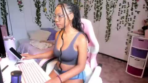 Snapshot of violeta_miler_ chatting on 06-26-26, 05:28 Violeta online show from 06-26-26, 05:28