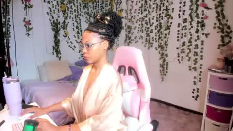 Snapshot of violeta_miler_ chatting on 07-23-26, 05:11 Violeta online show from 07-23-26, 05:11