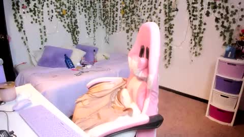 Violeta online show from 10-24-25, 04:58