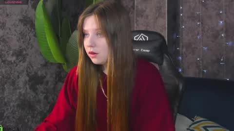 Snapshot of violeta_paul chatting on 06-05-26, 01:01 Violeta online show from 06-05-26, 01:01