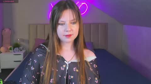 Snapshot of violeta_paul chatting on 06-07-26, 01:10 Violeta online show from 06-07-26, 01:10