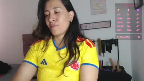 Snapshot of violeta_scott_ chatting on 06-23-26, 03:43 violeta_scott_ online show from 06-23-26, 03:43