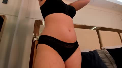 violeta_soracchi_ online show from 03-11-25, 11:23