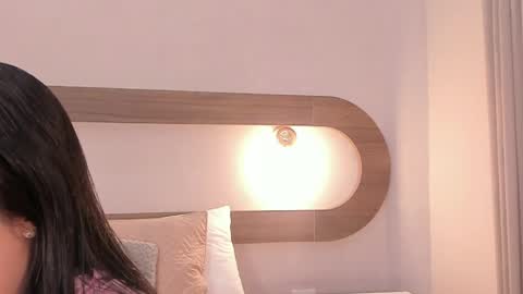 Snapshot of violeta_sum chatting on 05-30-26, 12:46 Violeta Sum online show from 05-30-26, 12:46