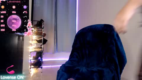 Snapshot of violetabitch chatting on 01-28-25, 10:34 Violetta Morningstar online show from 01-28-25, 10:34