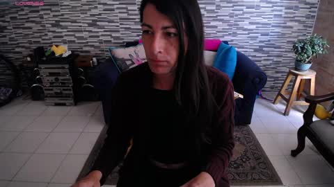 Snapshot of violetagomez_co chatting on 05-18-26, 01:17 Violeta Gmez online show from 05-18-26, 01:17