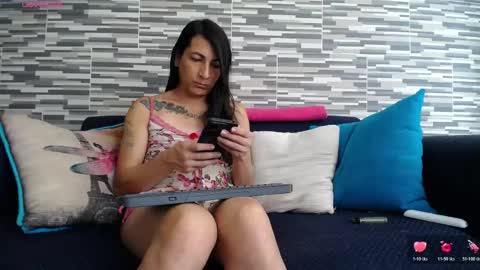 Snapshot of violetagomez_co chatting on 06-01-26, 03:47 Violeta Gmez online show from 06-01-26, 03:47