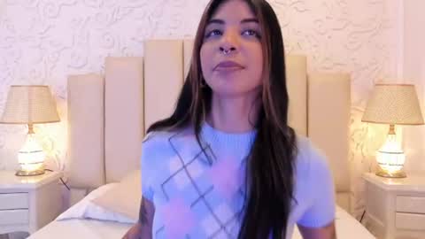 Snapshot of violetahills_ chatting on 06-10-26, 01:32 Violeta online show from 06-10-26, 01:32