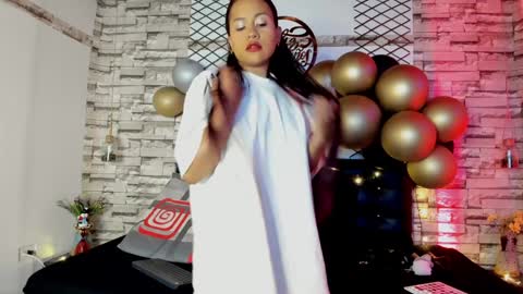 Snapshot of violetaqueen_ chatting on 12-14-24, 01:05 Violeta online show from 12-14-24, 01:05