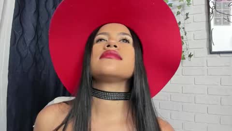 Snapshot of violetaqueen_ chatting on 09-20-25, 02:12 Violeta online show from 09-20-25, 02:12