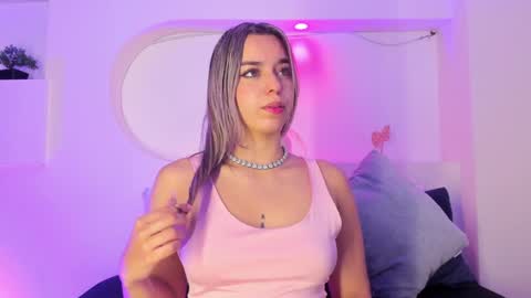 Snapshot of violetarainn chatting on 01-03-25, 11:14 Violeta online show from 01-03-25, 11:14