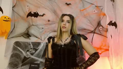 Snapshot of violetarainn chatting on 10-04-25, 08:18 Violeta online show from 10-04-25, 08:18