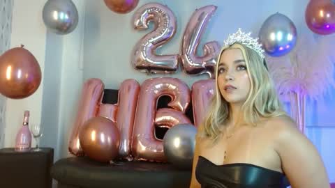 Snapshot of violetarainn chatting on 12-02-25, 04:35 Violeta online show from 12-02-25, 04:35