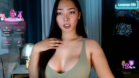 Snapshot of violetasha chatting on 05-12-26, 12:30 violet online show from 05-12-26, 12:30