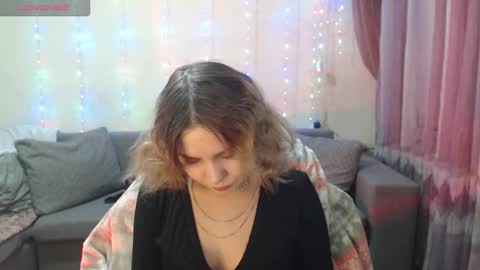 Snapshot of violetglains chatting on 11-01-25, 12:29 Vi online show from 11-01-25, 12:29