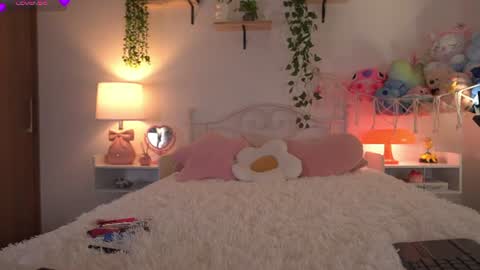 violeth___ online show from 06-15-26, 10:06